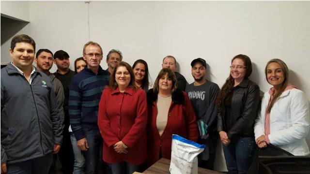 Trabalhadores do Auto Posto Assunção recebem dinheiro de multa por atraso de salário